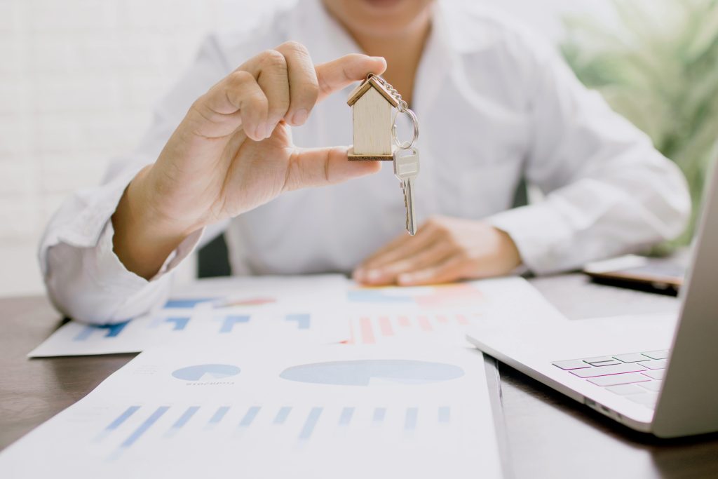 Featured image for the Seller Closing Costs Michigan What Homeowners Should Know Blog Article